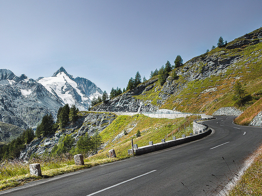 Grossglockner High Alpine Road - glacier road with view of the Grossglockner