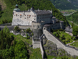 Erlebnisburg Hohenwerfen - Blick von Außen auf die Burg